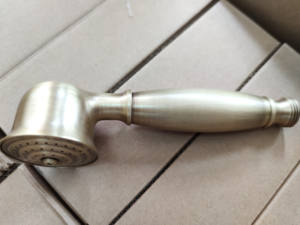 Pomme de douche à main en laiton, design traditionnel antique, haute pression, économie d'eau, utilisation hôtelière, pomme de douche à effet pluie, robinet de salle de bain - Product Image 5