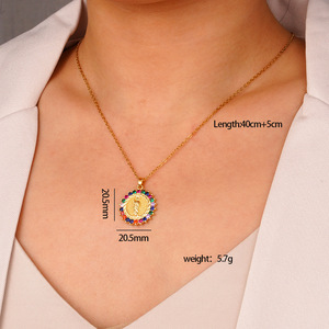 สร้อยคอทองแดงฝังไมโครประดับเพชรหลากสีสไตล์ยุโรปอเมริกัน จี้รูปพระแม่มารี เครื่องประดับสำหรับผู้หญิง - Product Image 5