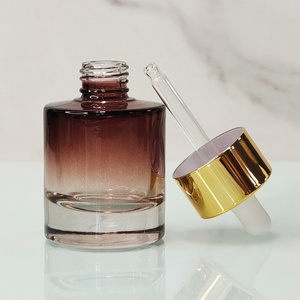 โรงงานผลิตโดยตรง รับทำโลโก้ ขายส่ง ขวดแก้วน้ำมันเปล่าแบบหยด 30 มล. สีเหลืองอำพันไล่เฉด ดีไซน์ใหม่ สวยหรู - Product Image 2