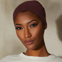 Dames islamiques populaires côtelées sous l'écharpe Foulard en jersey musulman Casquettes Hijab intérieures côtelées