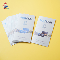 Brochure professionnelle à faible coût avec conception gratuite, reliure agrafée, impression couleur, gaufrage, pelliculage UV, format personnalisé