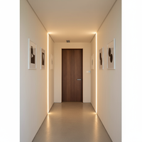 Porte en bois massif à bonne étanchéité pour un espace de chambre calme et confortable