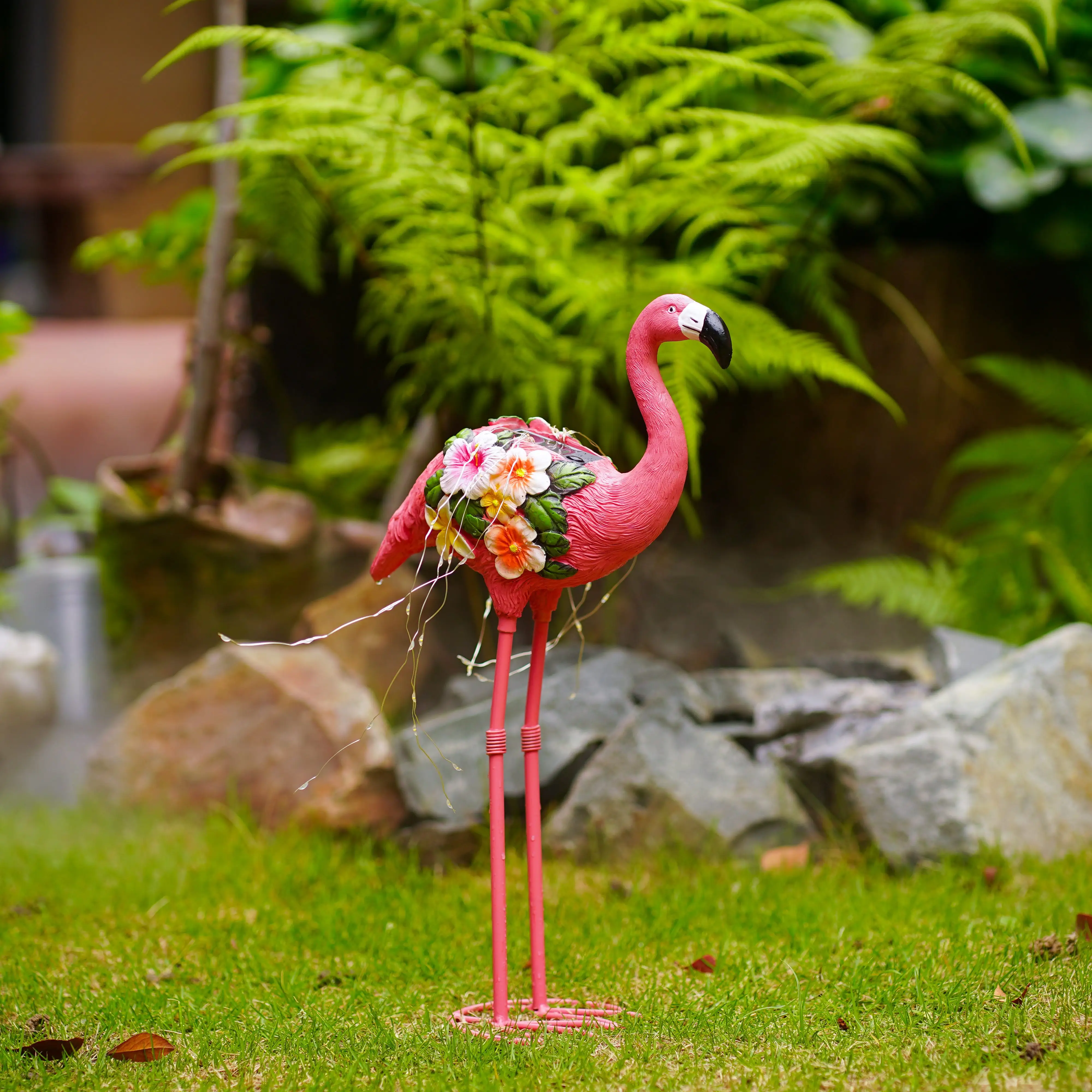 พลังงานแสงอาทิตย์ประติมากรรมลานสนามหญ้าลานกันน้ําตกแต่งกลางแจ้งดอก flamingo สวนเครื่องประดับ