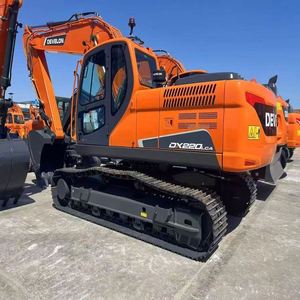 Excavatrice sur chenilles de taille moyenne DEVELON DX220LC, haute efficacité, moteur/pompe hydraulique puissant pour les travaux d'infrastructure - Product Image 2