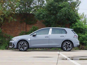 El Golf 300TSI R-Line 2026 con más de 700 km de autonomía - Product Image 3