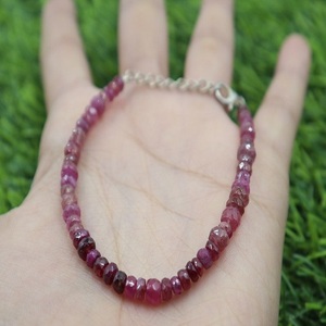 สร้อยข้อมือลูกปัดทับทิมธรรมชาติคุณภาพ AAA+ ดีเยี่ยม เครื่องประดับอัญมณีสำหรับขายส่งไข่มุก คริสตัลธรรมชาติ - Product Image 4