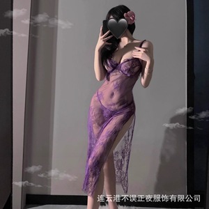 Robe nuisette sexy violette avec lingerie transparente en dentelle pour femmes aux poitrines petites, parfaite pour les soirées en duo. - Product Image 3