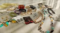 1kg 80-150 pièces Bijoux en gros de Yiwu vendus au poids Boucles d'oreilles pendantes style coréen tendance Assortiment aléatoire et mixte