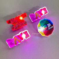 ODM Großhandel Produkte Benutzer definierte LOGO Form Harz Anstecknadel Tag Glitter LED Namensschild für Raves Partys Werbe bevorzugungen Geschenke