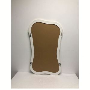 กระจกติดผนังทรงสี่เหลี่ยมผืนผ้าแบบคลาสสิกสีขาว กรอบไม้ พร้อมดีไซน์รูปทรงไม่สมมาตร - Product Image 5