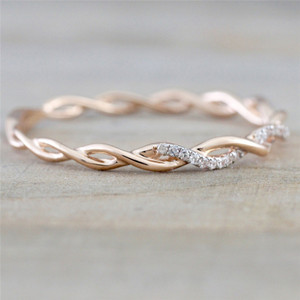 Bague en diamant torsadé en or rose, bijoux pour femmes à porter au quotidien - Product Image 3