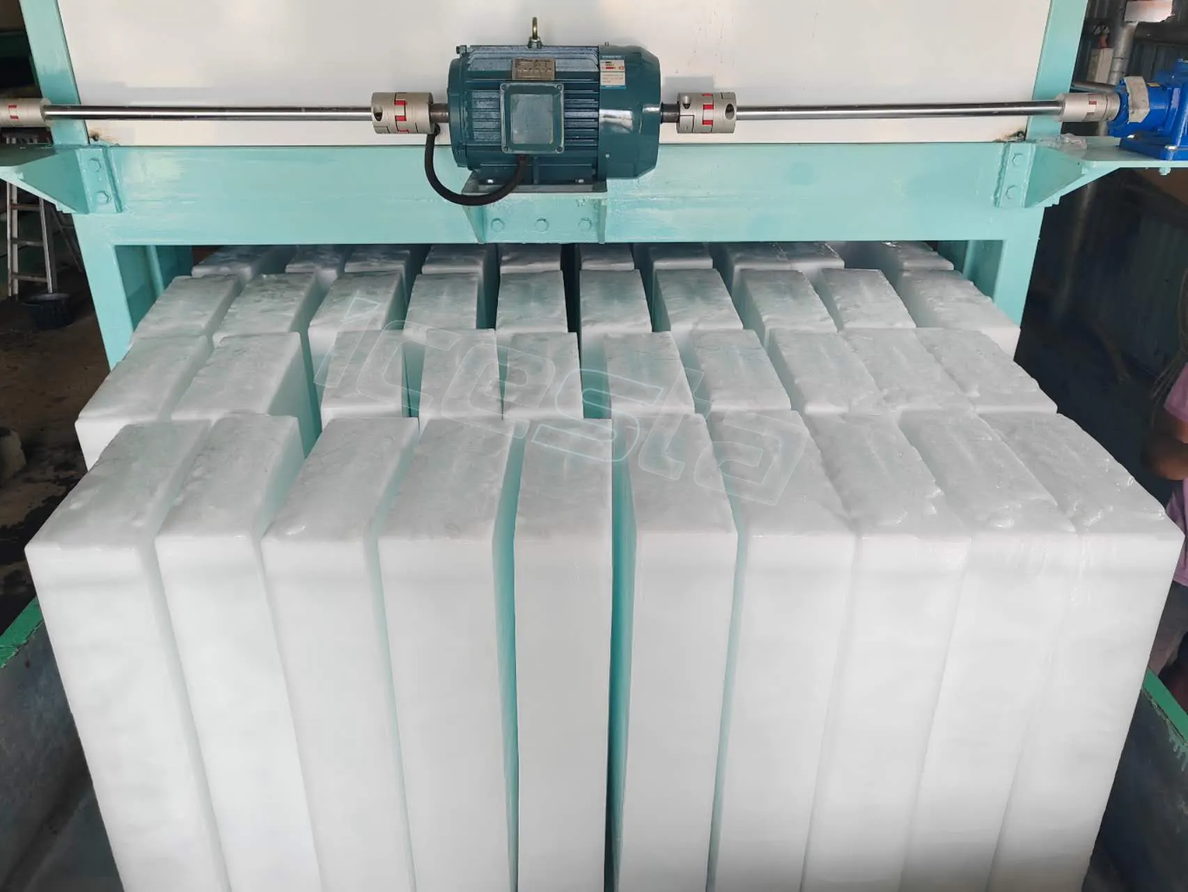 ICESTA otomatik yüksek kaliteli blok buz uzun servis ömrü 4t doğrudan soğutma buz blok yapma makinesi