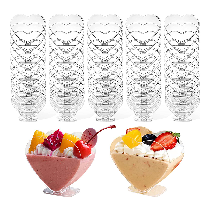 Petits mini desserts incassables en plastique de yaourt de crème glacée servant des tasses de dessert pour la partie extérieure