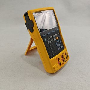 Calibrateur de processus 754 avec température de fonctionnement de -10°C à +50°C, résistance à la poussière et à l'eau IP52, batterie Li-ion intégrée - Product Image 4