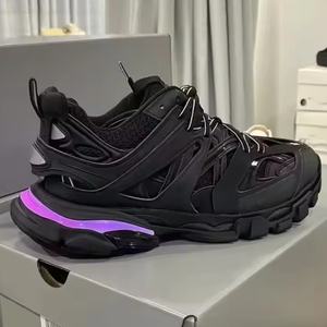 รองเท้าวิ่งหนังแท้คุณภาพสูงแบบผูกเชือก ดีไซน์ดูดซับแรงกระแทก รุ่น Track 3.0 ระบายอากาศได้ดี เหมาะสำหรับใส่เดินเล่นสบายๆ - Product Image 6