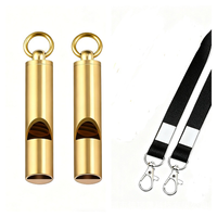 Kit de Survie d'Urgence : Sifflet Puissant en Laiton (2 Pièces) avec Cordon et Porte-clés - Autodéfense, Randonnée, Ski, Navigation, Escalade, Usage Quotidien
