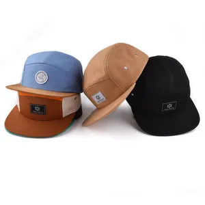 Vente en gros sur mesure de haute qualité non structuré brodé 5 panneau vierge à bord plat en velours côtelé Snapback chapeaux casquette