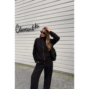 Ensemble de costume noir pour femme avec détail poche - Product Image 5