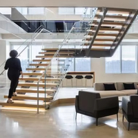 Escalier flottant moderne en acier à poutres invisibles pour villa et appartement, avec rampe en verre, escalier métallique de luxe sur mesure