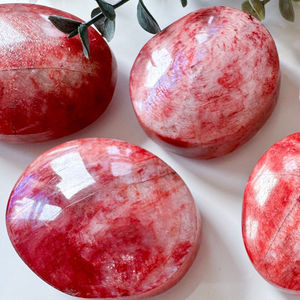 Vente en gros de cristaux de guérison de haute qualité, artisanat en pierre de lune rouge, pierre de paume/cœur/plaque pour la décoration de la maison et l'équilibrage énergétique - Product Image 2
