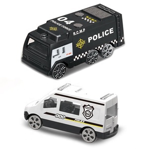 Modellino di Aereo Cargo Trasformabile Musicale per Bambini con Garage della Polizia, Giocattolo in Plastica con Auto in Scala 1:64 e Segnaletica - Product Image 5