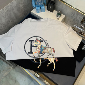 T-shirt a maniche corte girocollo da uomo in stile europeo <span class=keywords><strong>con</strong></span> motivo a cavallo, vestibilità slim, streetwear di alta gamma, realizzata in cotone mercerizzato - Product Image 4