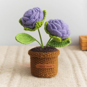 Planta artificial de rosas simuladas en maceta, regalo de flor artificial tejida a mano, ramo de ganchillo de hilo, planta en maceta terminada - Product Image 6