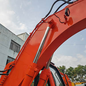 Máquina de ingeniería sobre orugas Doosan Dx140lc usada de tamaño mediano de 14 toneladas con precio bajo en buenas condiciones lista para enviar - Product Image 4