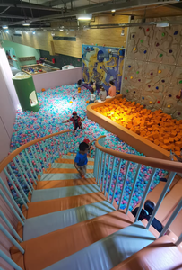 Equipos de Juegos para Interiores, Centro de Juegos Interior, Camas Elásticas, Toboganes, Piscinas de Pelotas para Centros de Venta de Bienes Raíces - Product Image 4