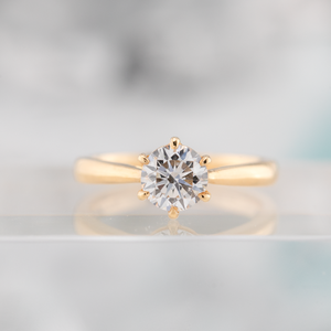 Bague <span class=keywords><strong>Solitaire</strong></span> Classique en Or 18K avec Diamant de Laboratoire <span class=keywords><strong>1</strong></span> <span class=keywords><strong>Carat</strong></span> D VS1 Taille Brillant Certifié IGI pour Femme – Idéale Fiançailles et Mariage – Offre Spéciale - Product Image 3