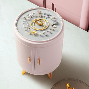 กล่องใส่เครื่องประดับรูปมงกุฎ 25 ลิตร พร้อมฝาปิดและขาตั้งสีทอง สำหรับเก็บแหวน สร้อยคอ ต่างหู - Product Image 3