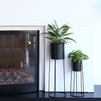 Innen- und Außenbereich Heimdekoration Aluminium/Weichstahl Blumentopfhalter Hängeständer Gestanztes Design Anpassbare Farbe Pflanzenpflege ISO9001