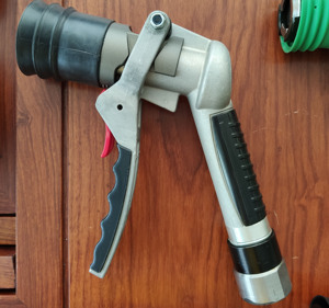 Ugello GPL <span class=keywords><strong>BADA</strong></span>, prezzo di fabbrica, colore nero, qualità OEM, ugello erogatore GPL a 3 spinotti - Product Image 2