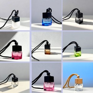 Flacon vide de 8 ml pour parfum de voiture, diffuseur <span class=keywords><strong>en</strong></span> <span class=keywords><strong>verre</strong></span> suspendu avec bouchon <span class=keywords><strong>en</strong></span> bois, vente <span class=keywords><strong>en</strong></span> gros, désodorisant de voiture, flacon d'huile essentielle, logo personnalisé - Product Image 5