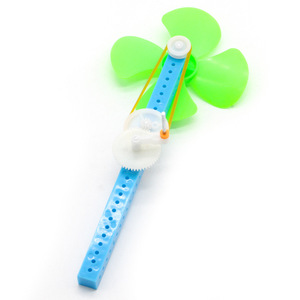 Mini ventilador de manivela, 2 modelos, kit de plástico, juguete de experimento científico manual para niños, educación STEM, ensamblaje DIY - Product Image 3
