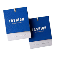 Étiquettes suspendues en papier cartonné épais de luxe personnalisées avec logo pour vêtements, chaussures, sacs et articles de mode – Vente en gros