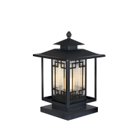 Lampe de poteau extérieure moderne avec lanterne en verre cannelé flottant et cadre ouvert