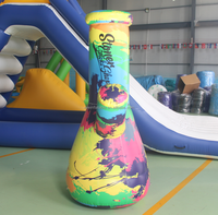 Publicité extérieure : Modèles gonflables géants de pipes à eau, de bongs et de becquets à fumer, ainsi que des ballons gonflables en forme de becquet