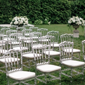 Silla Chiavari de Resina Blanca Apilable, Portátil y Económica al por Mayor para Hoteles, Eventos al Aire Libre y Fiestas - Product Image 4