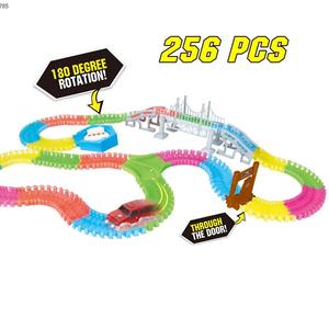 ชุดรางเรืองแสงสำหรับเด็กชุดราง<span class=keywords><strong>รถ</strong></span>ไฟแบบเรืองแสงมีความยืดหยุ่น - Product Image 2