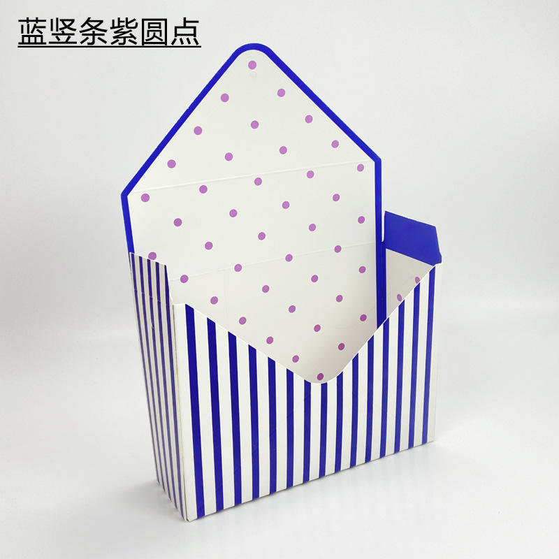 แถบแนวนอนสีน้ำเงินขนาดใหญ่มีจุดสีม่วง