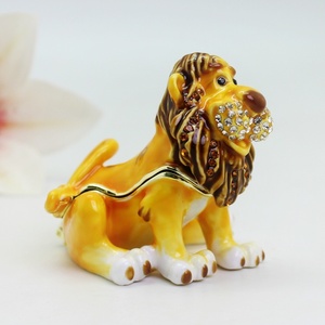 SHINNYGIFTS Scatola Decorativa con Statuetta Smaltata di Simba il Leone - Grazioso Ornamento da Scrivania per Casa e Ufficio - Product Image 2