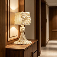 Lampe de table en macramé à franges texturées en corde naturelle pour la décoration d'hôtels commerciaux et de villas haut de gamme