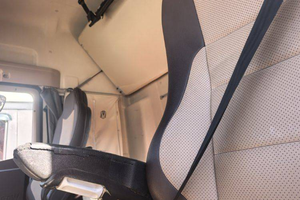 Camión Tractor Usado FAW Jiefang JH6 6×4, Euro 5, Automático, Suspensión Neumática, Cabeza Tractora de Alta Potencia - Product Image 6