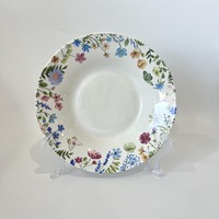 Service de vaisselle en céramique avec décor complet, comprenant assiettes, tasses et accessoires, compatible micro-ondes, pour la maison et les réceptions