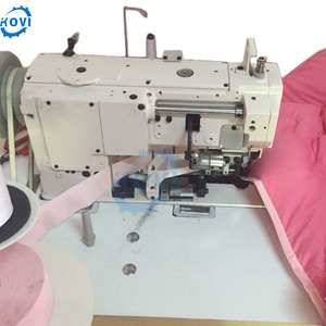 Machine à coudre les couettes et à recouvrir les coussins - Product Image 1