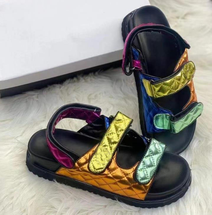 2022 Красочные новейшие женские сандалии на плоской подошве Роскошные пляжные женские босоножки с вышивкой на платформе модные дизайнерские сандалии