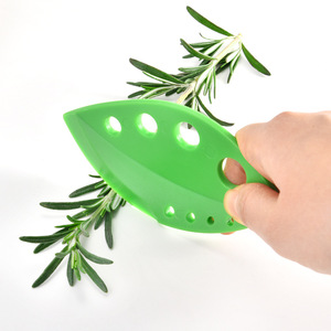 Cortador de hierbas de plástico verde con 9 orificios, rebanador manual de hierbas para romero y tomillo, herramienta de cocina - Product Image 2