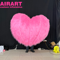 Cœur gonflable en peluche rose. Ballon cœur gonflable en peluche pour événement thématique à suspendre.