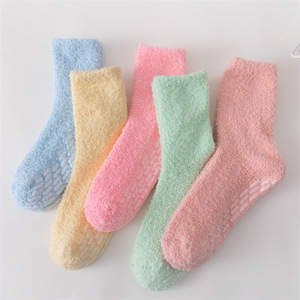 Calzini in <span class=keywords><strong>pile</strong></span> di corallo personalizzati in tinta unita da pavimento colorati caldi da donna <span class=keywords><strong>con</strong></span> impugnatura - Product Image 2